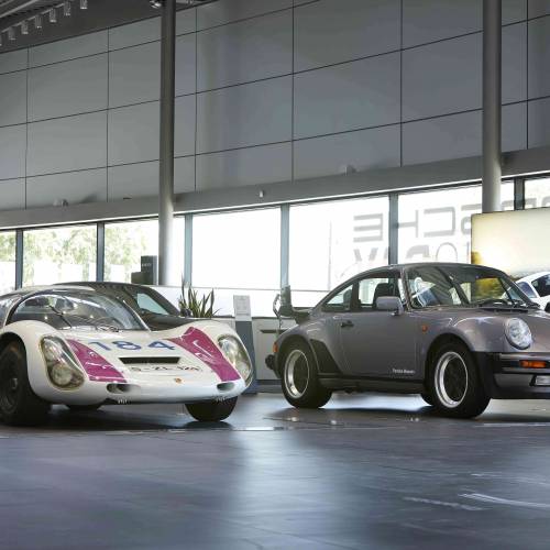 Dos imponentes vehículos del Museo Porsche se exhiben en Madrid
