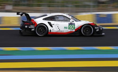 Debut del nuevo 911 RSR en la carrera más dura del mundo