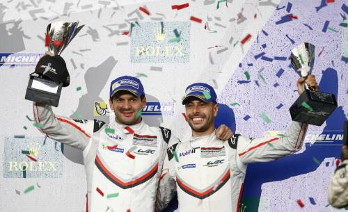 Podio y segunda plaza en el Campeonato del Mundo de Pilotos Podio y segunda plaza en el Campeonato del Mundo de Pilotos