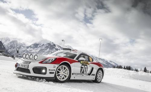El Porsche Cayman GT4 Rallye se prepara en hielo y nieve