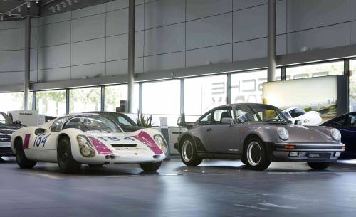 Dos imponentes vehículos del Museo Porsche se exhiben en Madrid